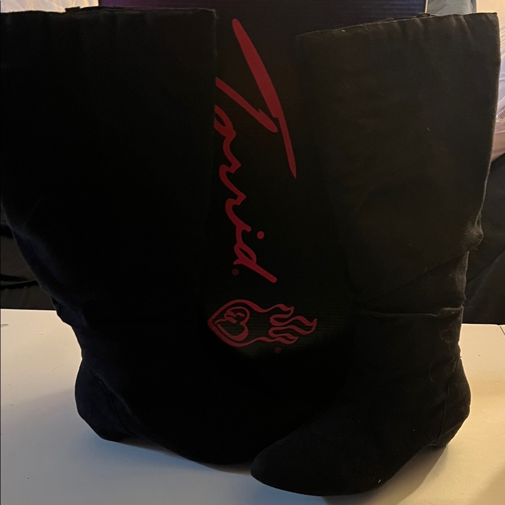 Torrid sz9 WW Black Suede Knee-High Kitten heel Boots EUC - Picture 2 of 3
